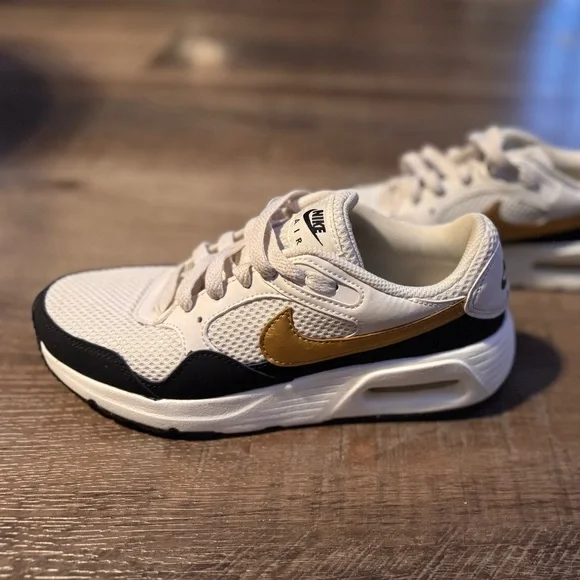 Nike White Black Sneakers with Gold Swoosh - Picture 4 of 8